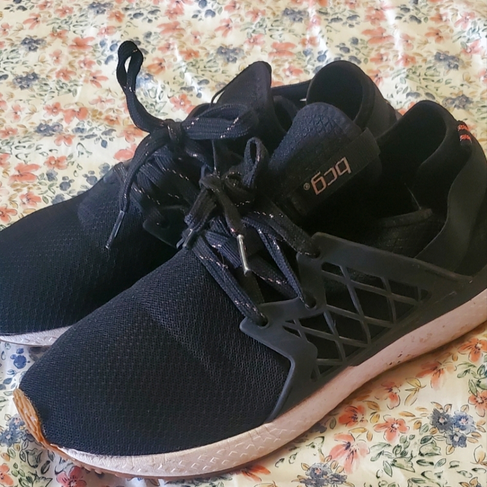 BCBG TENNIS SHOES